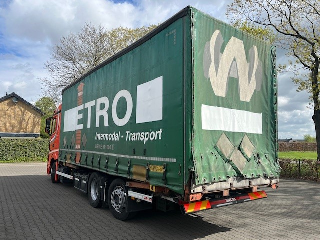 Mercedes Benz Actros 2642 6x2 Mega BDF met zeilbak - Camión lona: foto 4 Mercedes Benz Actros 2642 6x2 Mega BDF met zeilbak - Camión lona: foto 4