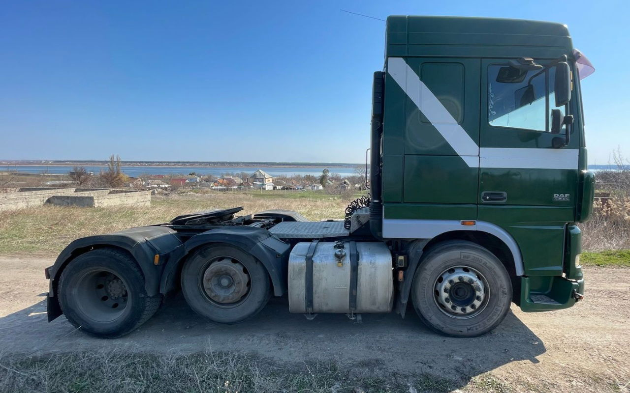 DAF XF 95.430 Tractor head 6x2 - Cabeza tractora: foto 4 DAF XF 95.430 Tractor head 6x2 - Cabeza tractora: foto 4