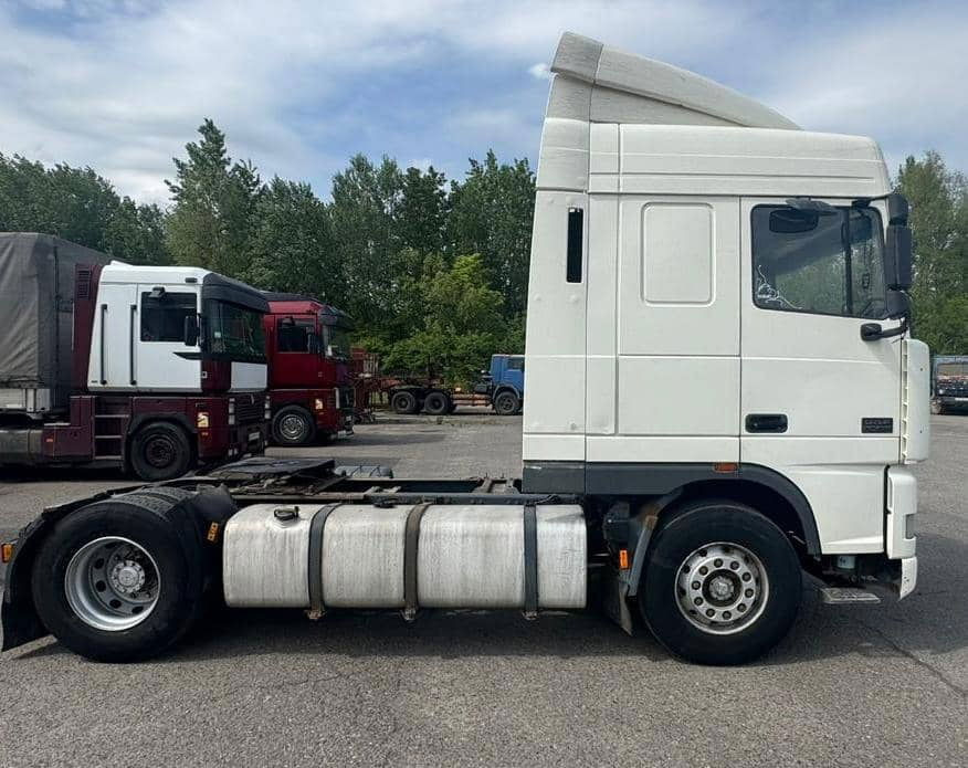 DAF XF 95 Tractor unit - Cabeza tractora: foto 2 DAF XF 95 Tractor unit - Cabeza tractora: foto 2