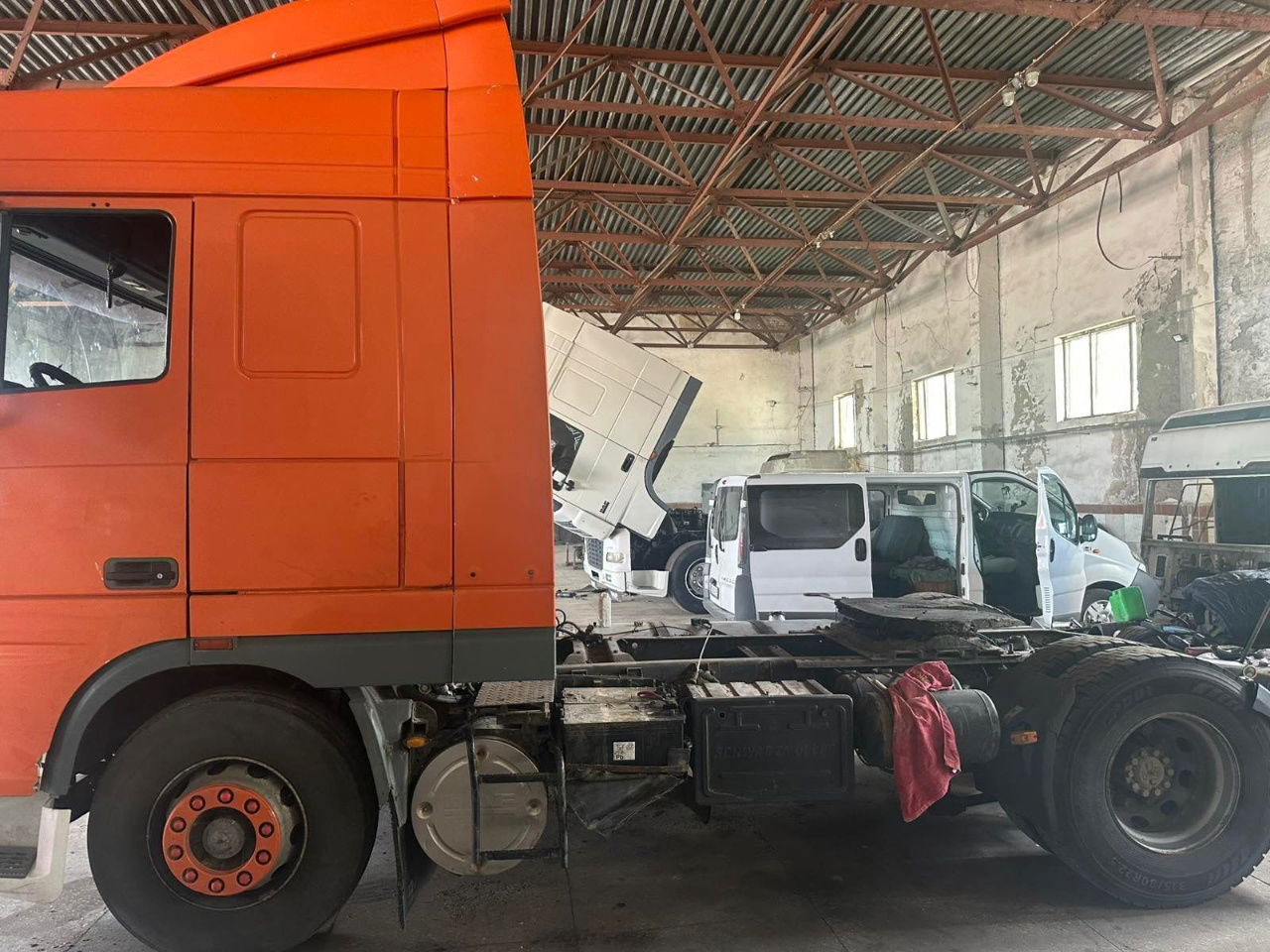 DAF XF 95 Tractor unit - Cabeza tractora: foto 4 DAF XF 95 Tractor unit - Cabeza tractora: foto 4