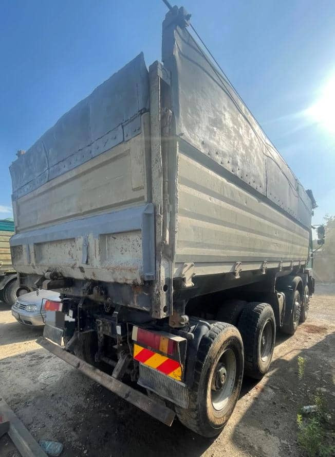 MAN 40.414 - Camión volquete: foto 5 MAN 40.414 - Camión volquete: foto 5