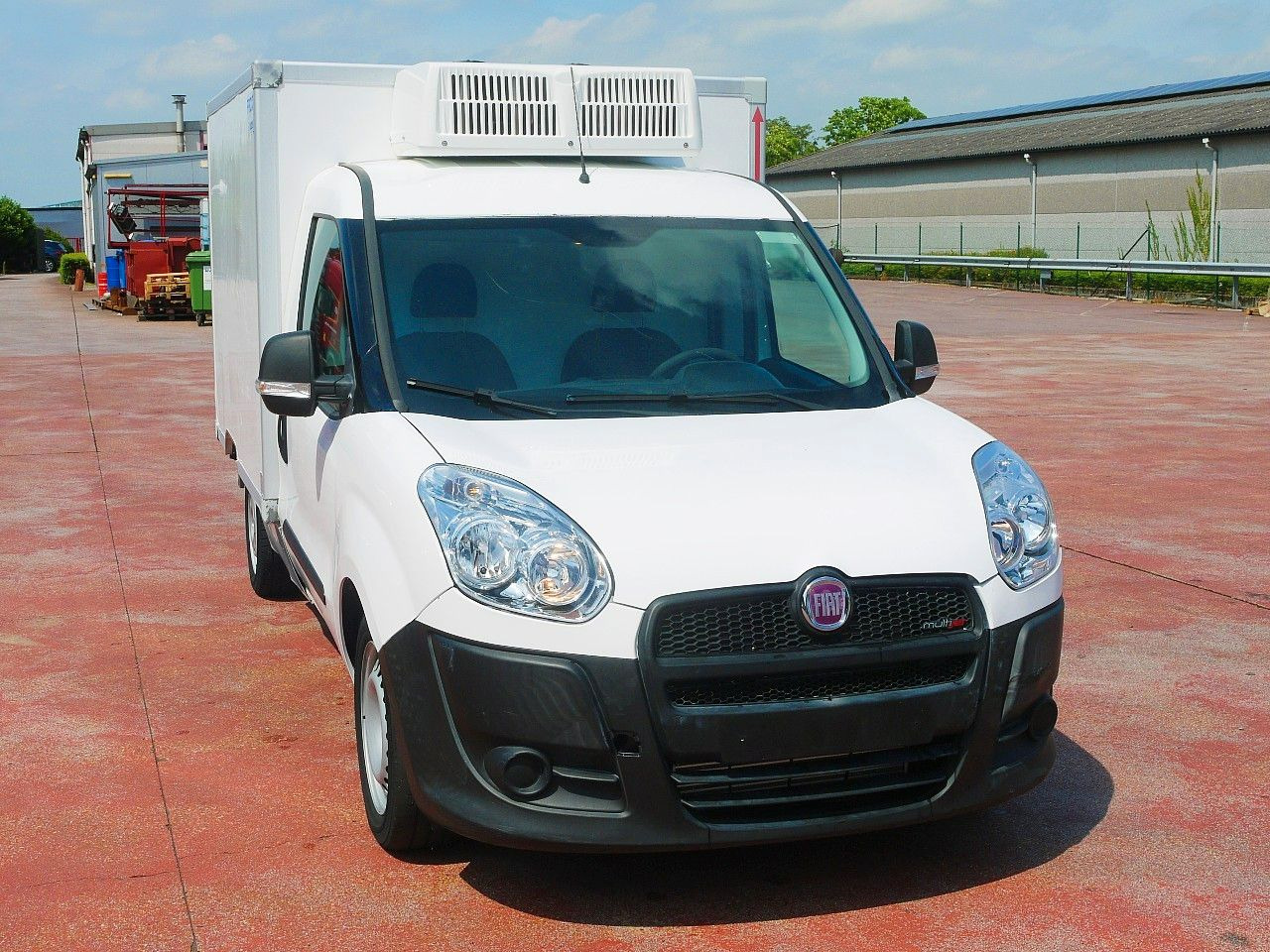 Fiat DOBLO 1.6 KUHKOFFER RELEC FROID TR22 -20C - Furgoneta frigorifica: foto 1 Fiat DOBLO 1.6 KUHKOFFER RELEC FROID TR22 -20C - Furgoneta frigorifica: foto 1