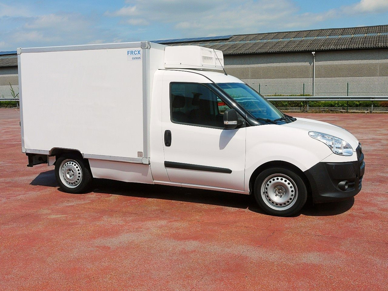 Fiat DOBLO 1.6 KUHKOFFER RELEC FROID TR22 -20C - Furgoneta frigorifica: foto 3 Fiat DOBLO 1.6 KUHKOFFER RELEC FROID TR22 -20C - Furgoneta frigorifica: foto 3