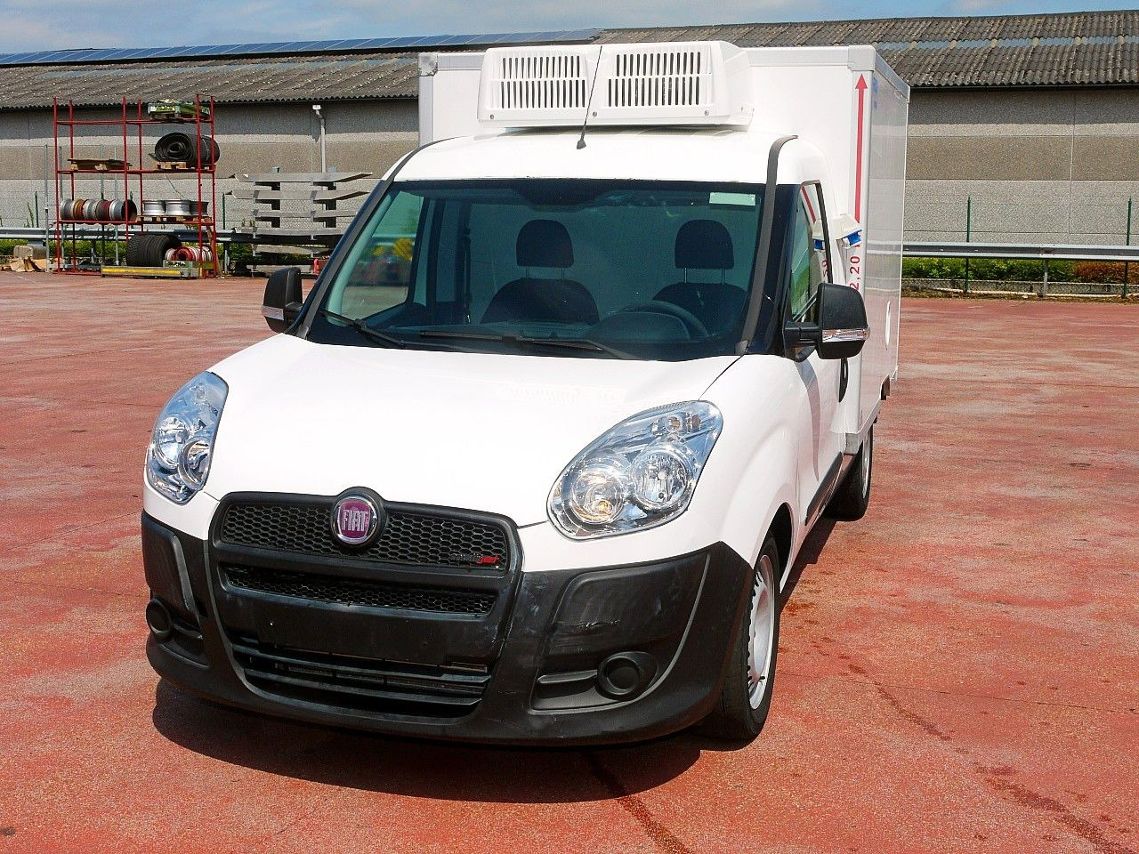 Fiat DOBLO 1.6 KUHKOFFER RELEC FROID TR22 -20C - Furgoneta frigorifica: foto 5 Fiat DOBLO 1.6 KUHKOFFER RELEC FROID TR22 -20C - Furgoneta frigorifica: foto 5