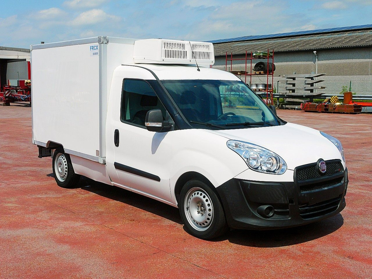Fiat DOBLO 1.6 KUHKOFFER RELEC FROID TR22 -20C - Furgoneta frigorifica: foto 2 Fiat DOBLO 1.6 KUHKOFFER RELEC FROID TR22 -20C - Furgoneta frigorifica: foto 2