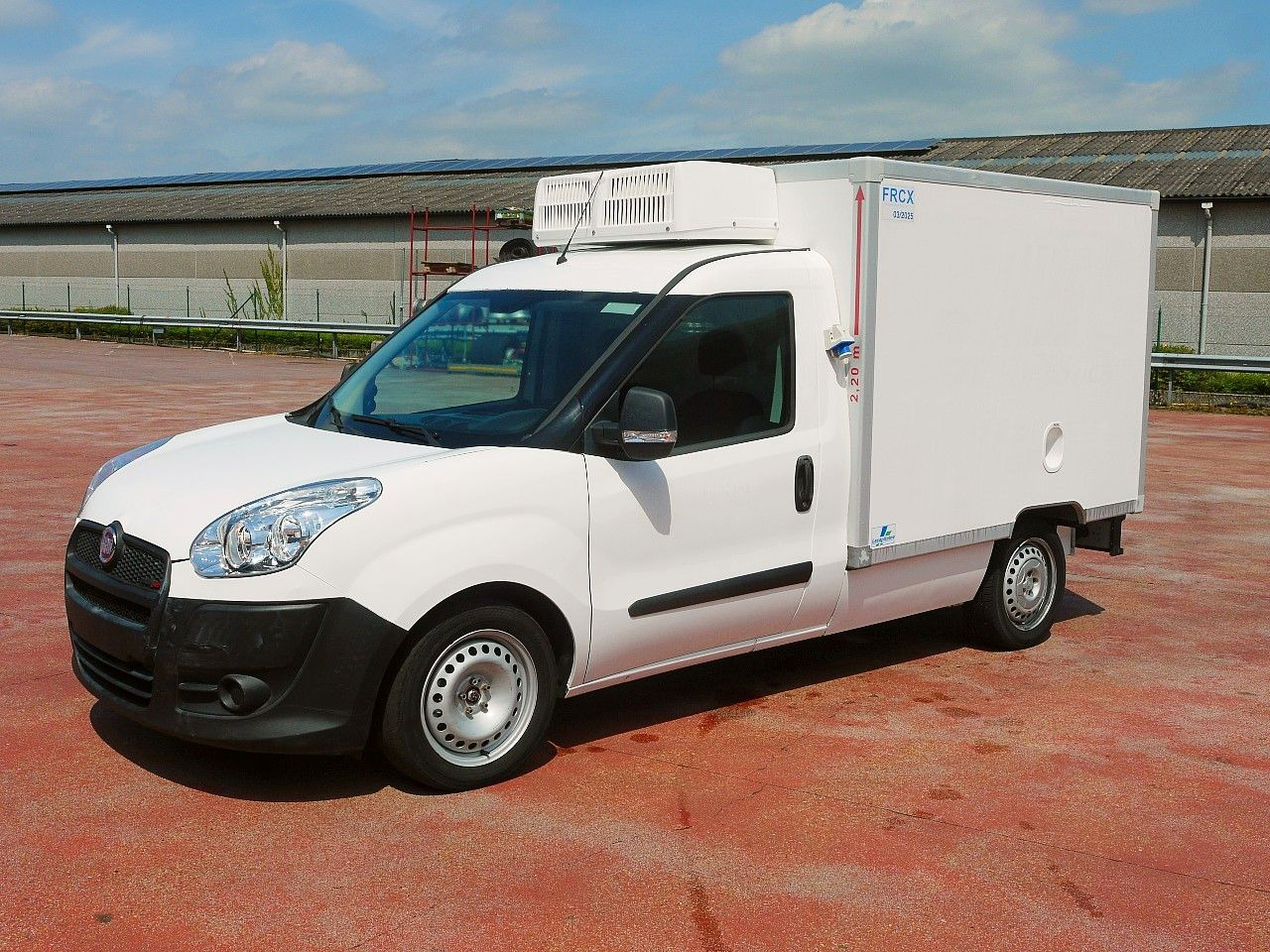 Fiat DOBLO 1.6 KUHKOFFER RELEC FROID TR22 -20C - Furgoneta frigorifica: foto 4 Fiat DOBLO 1.6 KUHKOFFER RELEC FROID TR22 -20C - Furgoneta frigorifica: foto 4