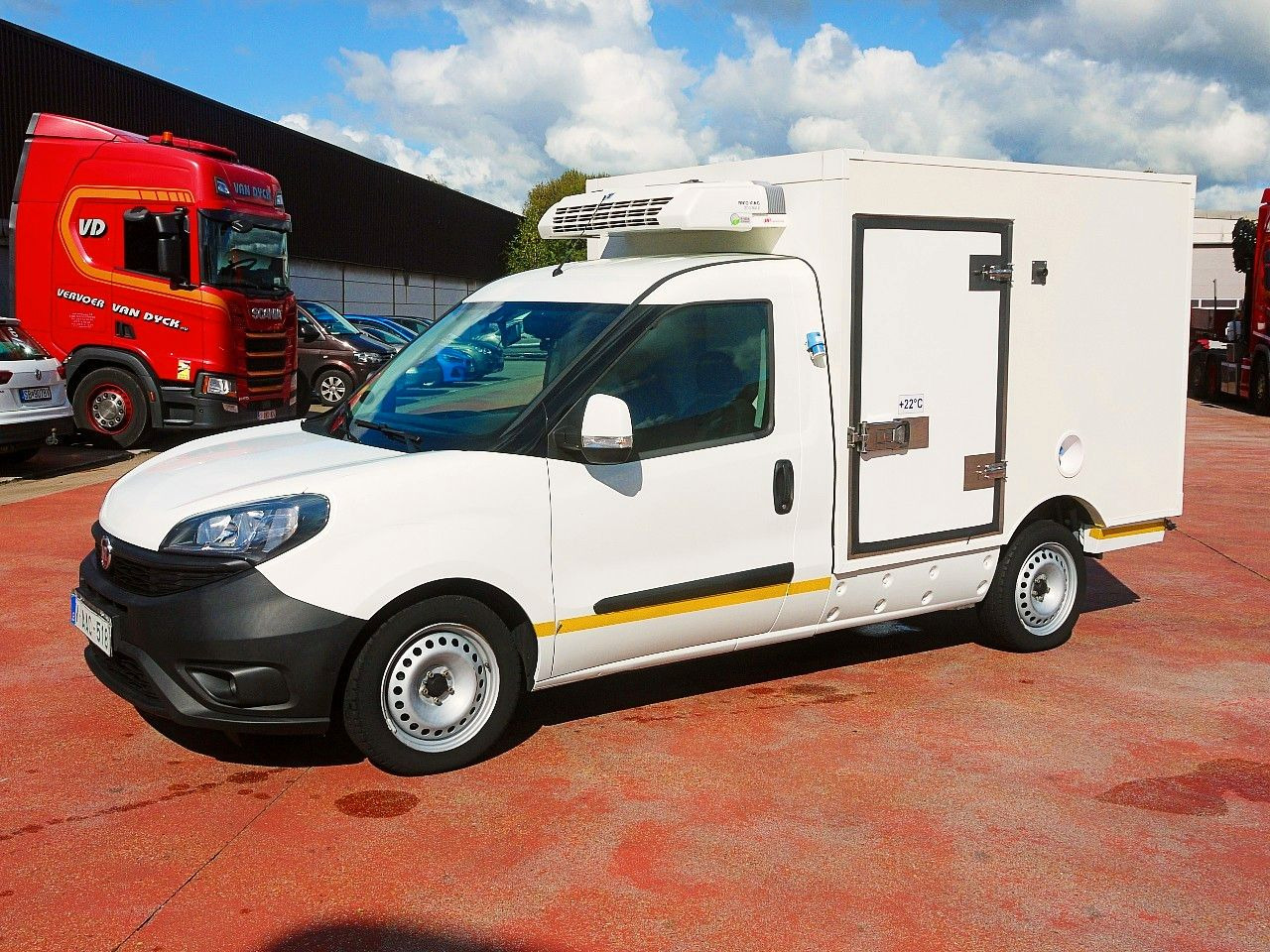 Fiat DOBLO 1.6 KUHLKOFFER THERMOKING MT A/C - Furgoneta frigorifica: foto 4 Fiat DOBLO 1.6 KUHLKOFFER THERMOKING MT A/C - Furgoneta frigorifica: foto 4