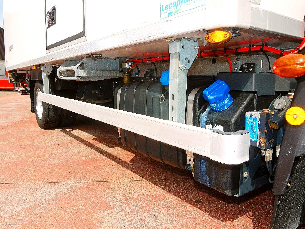 Camión frigorífico Iveco 100E19 KUHLKOFFER CARRIER SUPRA 550 luft fed A/C: foto 16