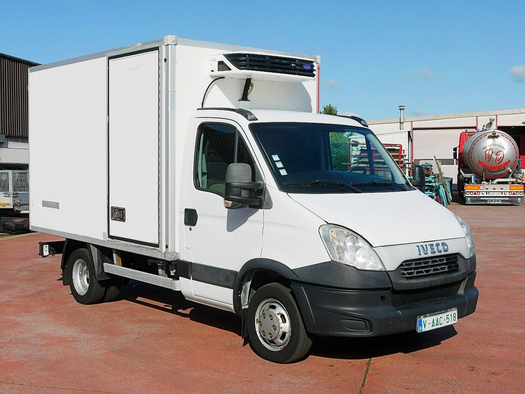 Iveco 35C13 DAILY KUHLKOFFER CARRIER XARIOS 300 -20C - Furgoneta frigorifica: foto 2 Iveco 35C13 DAILY KUHLKOFFER CARRIER XARIOS 300 -20C - Furgoneta frigorifica: foto 2