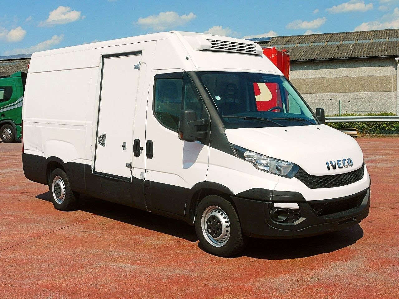 Iveco 35S13 DAILY KUHLKASTENWAGEN THERMOKING V300 MULT - Furgoneta frigorifica: foto 2 Iveco 35S13 DAILY KUHLKASTENWAGEN THERMOKING V300 MULT - Furgoneta frigorifica: foto 2