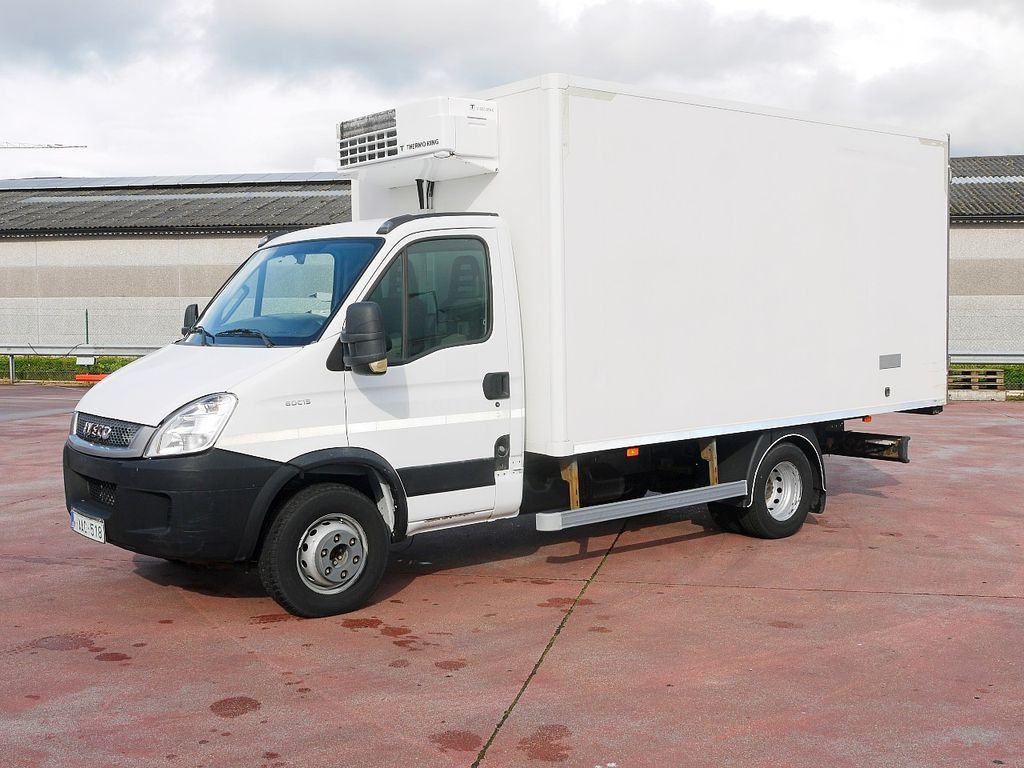 Iveco 60C15 65 70 DAILY KUHLKOFFER THERMOKING V500 A/C - Furgoneta frigorifica: foto 4 Iveco 60C15 65 70 DAILY KUHLKOFFER THERMOKING V500 A/C - Furgoneta frigorifica: foto 4