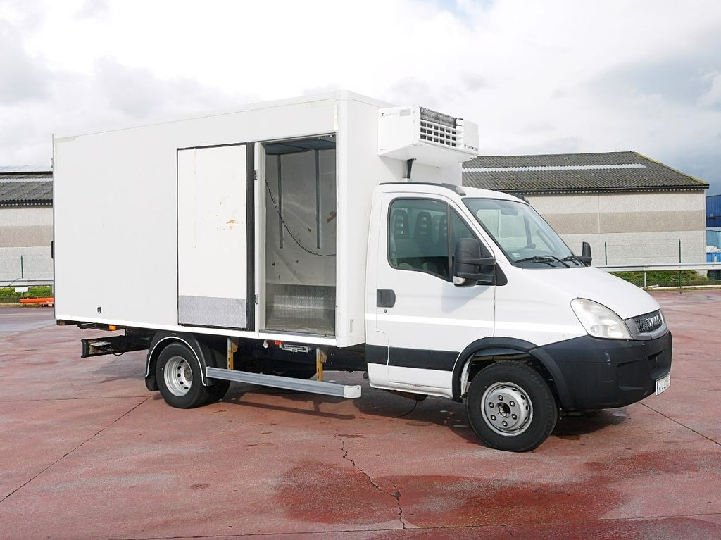 Iveco 60C15 65 70 DAILY KUHLKOFFER THERMOKING V500 A/C - Furgoneta frigorifica: foto 3 Iveco 60C15 65 70 DAILY KUHLKOFFER THERMOKING V500 A/C - Furgoneta frigorifica: foto 3