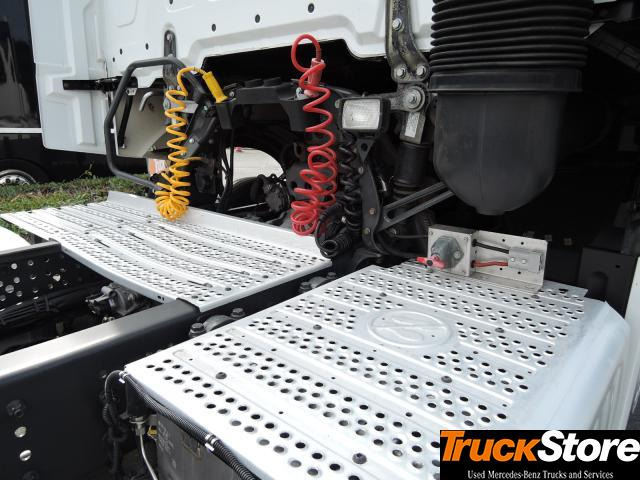 Mercedes-Benz Actros 1843 LS - Cabeza tractora: foto 2 Mercedes-Benz Actros 1843 LS - Cabeza tractora: foto 2