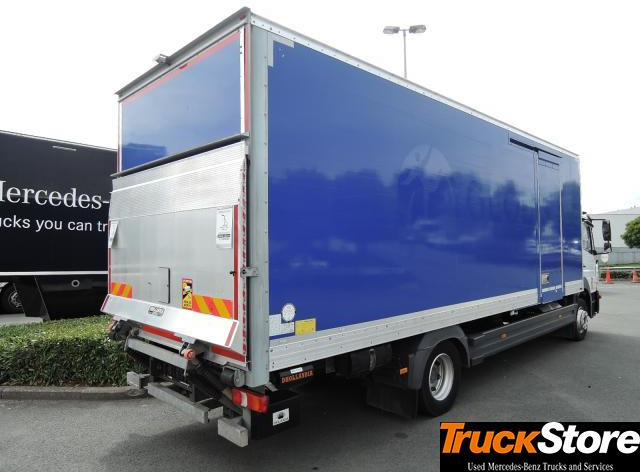 Mercedes-Benz Atego 1218 L - Camión caja cerrada: foto 4 Mercedes-Benz Atego 1218 L - Camión caja cerrada: foto 4
