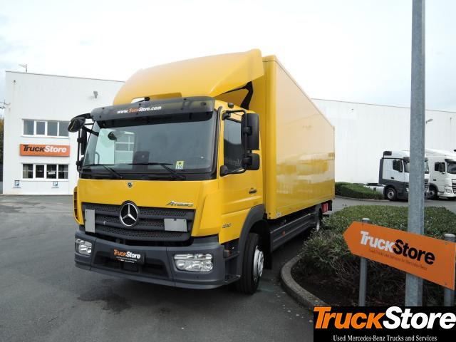 Mercedes-Benz Atego 1230 L - Camión caja cerrada: foto 1 Mercedes-Benz Atego 1230 L - Camión caja cerrada: foto 1
