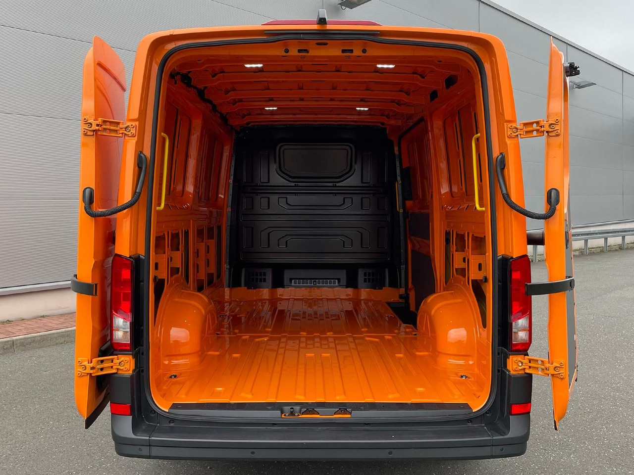 Furgón MAN TGE 3.180 Kasten L3H2 ACC LED STANDHZ NAVI: foto 11 Furgón MAN TGE 3.180 Kasten L3H2 ACC LED STANDHZ NAVI: foto 11