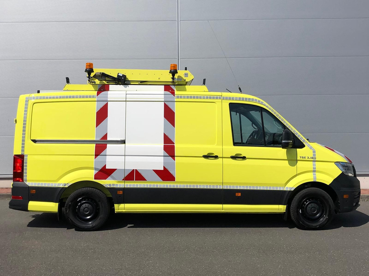 MAN TGE 3.180 L3H2 BF 4 BEGLEITFAHRZEUG ACC LED NAVI - Furgón: foto 5 MAN TGE 3.180 L3H2 BF 4 BEGLEITFAHRZEUG ACC LED NAVI - Furgón: foto 5