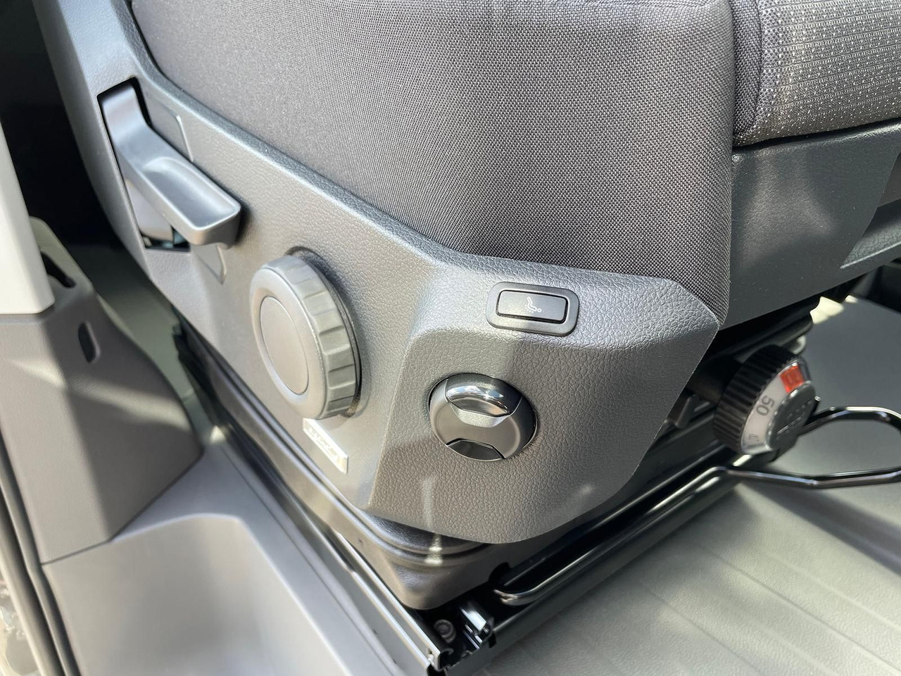 Caja abierta furgoneta, Furgoneta combi MAN TGE 3.180 Pritsche DOKA MR 4x4 ACC LED DIFF-SPER: foto 29 Caja abierta furgoneta, Furgoneta combi MAN TGE 3.180 Pritsche DOKA MR 4x4 ACC LED DIFF-SPER: foto 29