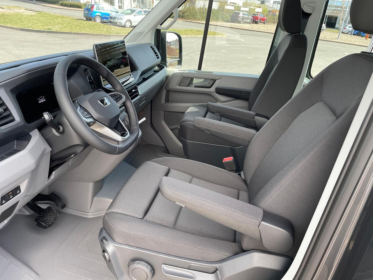 Caja abierta furgoneta, Furgoneta combi MAN TGE 3.180 Pritsche DOKA MR 4x4 ACC LED DIFF-SPER: foto 13 Caja abierta furgoneta, Furgoneta combi MAN TGE 3.180 Pritsche DOKA MR 4x4 ACC LED DIFF-SPER: foto 13