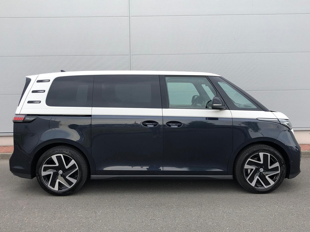 Volkswagen ID. Buzz 150 kW Pro AHK ACC MATRIX LED KEYLESS - Minibús, Autobús eléctrico: foto 5 Volkswagen ID. Buzz 150 kW Pro AHK ACC MATRIX LED KEYLESS - Minibús, Autobús eléctrico: foto 5