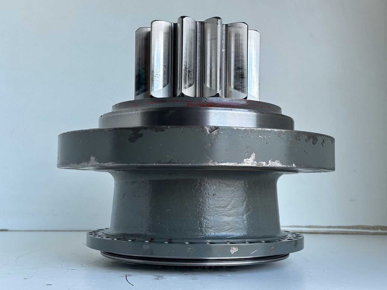 Liebherr Abtriebswellengehäuse ID-Nr.90013701 mit Abtriebswelle ID-Nr.90214087. SAT275A290. R922 LC-1486. R924 LC-1487. #1769#033# - Reductor de giro para Excavadora de cadenas: foto 5 Liebherr Abtriebswellengehäuse ID-Nr.90013701 mit Abtriebswelle ID-Nr.90214087. SAT275A290. R922 LC-1486. R924 LC-1487. #1769#033# - Reductor de giro para Excavadora de cadenas: foto 5