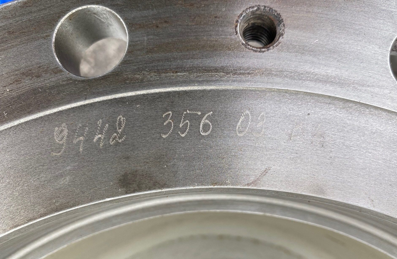 Reductor de giro para Excavadora de cadenas Liebherr Abtriebswellengehäuse ID-Nr.9442356 and Kegelrollenlager ID-Nr.746201501 - ID-Nr.746231101.: foto 14