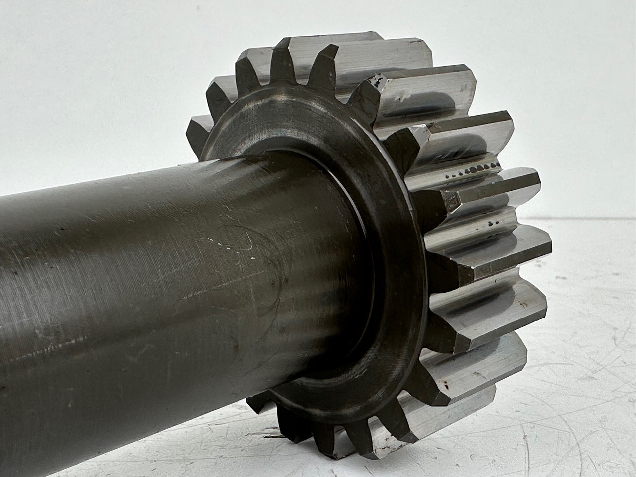 Liebherr Antriebswelle ID-Nr.9443786 - ID-Nr.944378603. FAT550 FAT550P046. A900, LH120, LH150, E974, ER974, LOS1976, LOS-413, R964, R966, R970, R974, R976, R980, R984. #944378603.2374# - Palier para Maquinaria de construcción: foto 4 Liebherr Antriebswelle ID-Nr.9443786 - ID-Nr.944378603. FAT550 FAT550P046. A900, LH120, LH150, E974, ER974, LOS1976, LOS-413, R964, R966, R970, R974, R976, R980, R984. #944378603.2374# - Palier para Maquinaria de construcción: foto 4