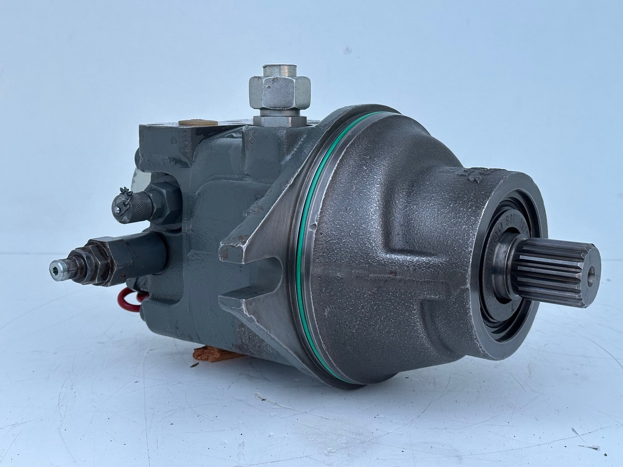 Liebherr Hydraulikeinbaumotor Typ:FMF090. ID-Nr.10139164 - ID-Nr.11371743. R946 LC, R946 LC-V, R946 NLC, R946 S-HD, R950 LC-V, R950 S-HD, R950. #11371743.11929# - Reductor de giro para Excavadora: foto 2 Liebherr Hydraulikeinbaumotor Typ:FMF090. ID-Nr.10139164 - ID-Nr.11371743. R946 LC, R946 LC-V, R946 NLC, R946 S-HD, R950 LC-V, R950 S-HD, R950. #11371743.11929# - Reductor de giro para Excavadora: foto 2