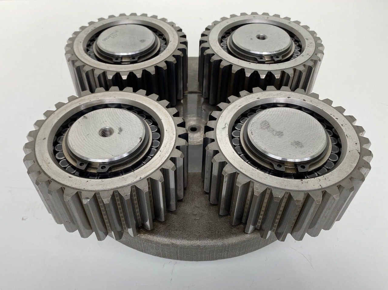 Liebherr Planetenträger ID-Nr.90203516 mit Planetenrad ID-Nr.90203494. Typ:FAT400G546. PR71605LGP-1823. PR716LGP-1423. PR716XL-1422. - Mando final para Bulldozer: foto 2 Liebherr Planetenträger ID-Nr.90203516 mit Planetenrad ID-Nr.90203494. Typ:FAT400G546. PR71605LGP-1823. PR716LGP-1423. PR716XL-1422. - Mando final para Bulldozer: foto 2