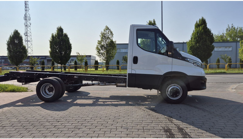 Iveco Daily 70C18 - nowe! - Camión chasis: foto 5 Iveco Daily 70C18 - nowe! - Camión chasis: foto 5