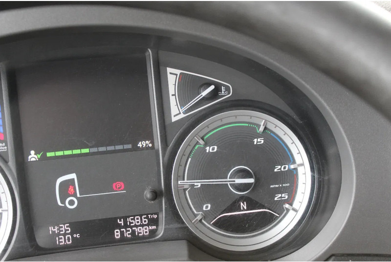 Cabeza tractora DAF XF 106.480 * RETARDER * BIG TANK * 4X2 * BIG SPACE *: foto 17