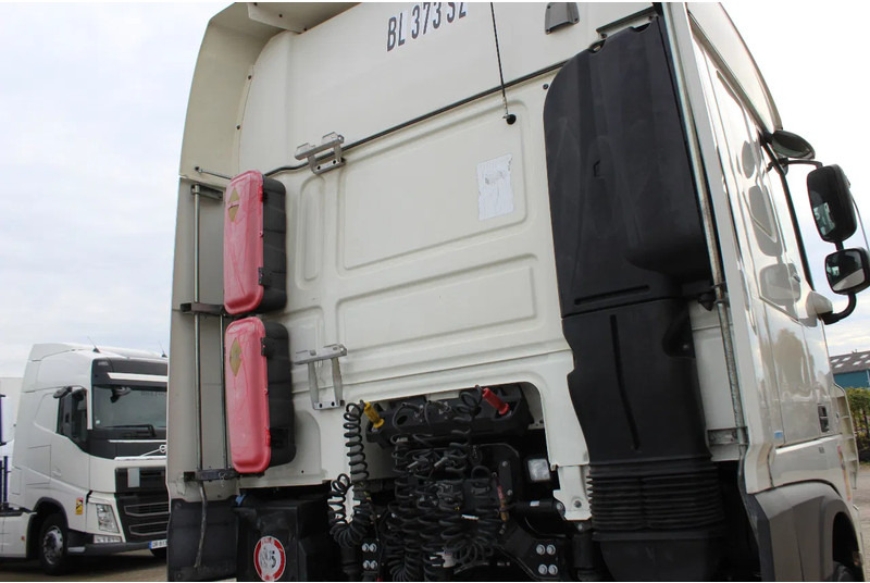 Cabeza tractora DAF XF 106.480 * RETARDER * BIG TANK * 4X2 * BIG SPACE *: foto 13