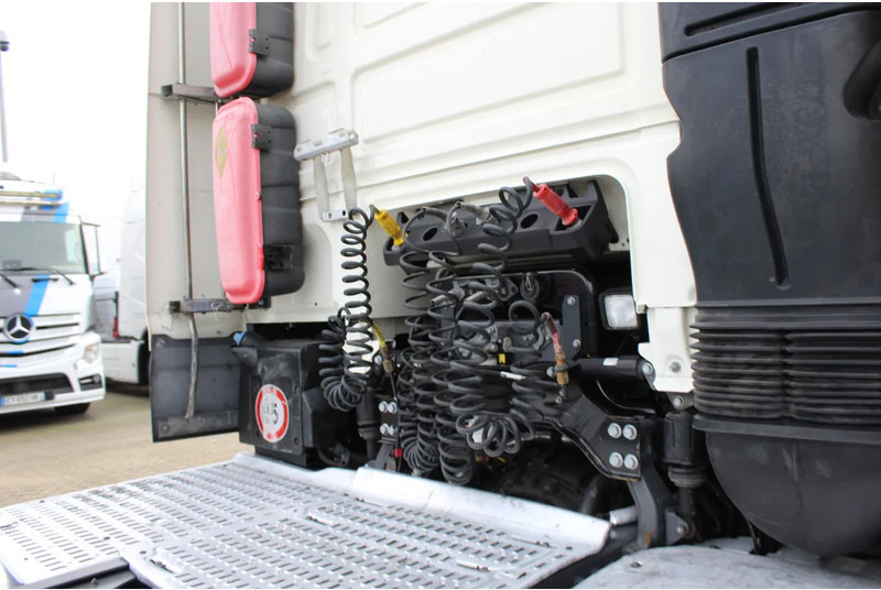 Cabeza tractora DAF XF 106.480 * RETARDER * BIG TANK * 4X2 * BIG SPACE *: foto 12