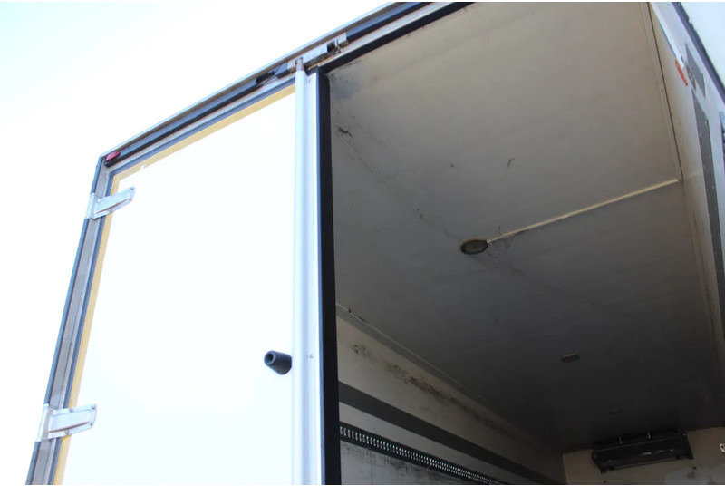 Camión frigorífico Renault Midlum 270 * EURO5 * 4X2 * CARRIER SUPRA 950 MT *: foto 9