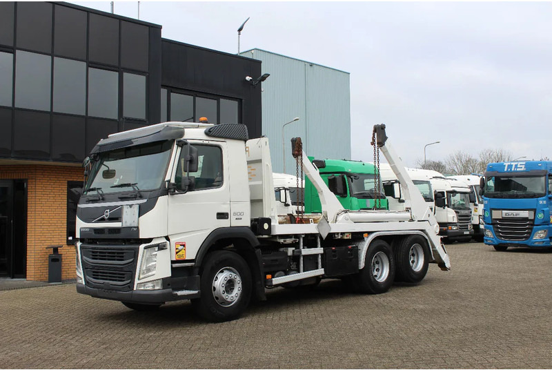 Volvo FM 500 * EURO6 * 6X2 * LIFT AXLE * - Camión portacontenedor de cadenas: foto 2 Volvo FM 500 * EURO6 * 6X2 * LIFT AXLE * - Camión portacontenedor de cadenas: foto 2
