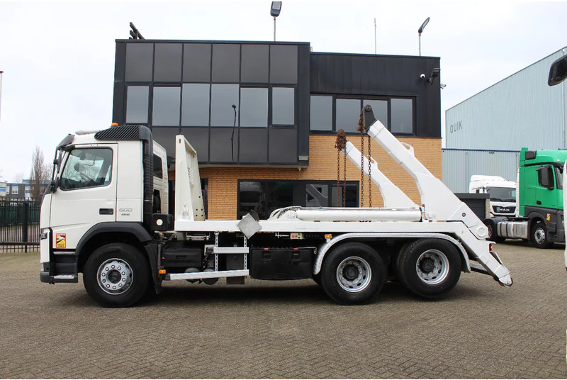 Volvo FM 500 * EURO6 * 6X2 * LIFT AXLE * - Camión portacontenedor de cadenas: foto 3 Volvo FM 500 * EURO6 * 6X2 * LIFT AXLE * - Camión portacontenedor de cadenas: foto 3