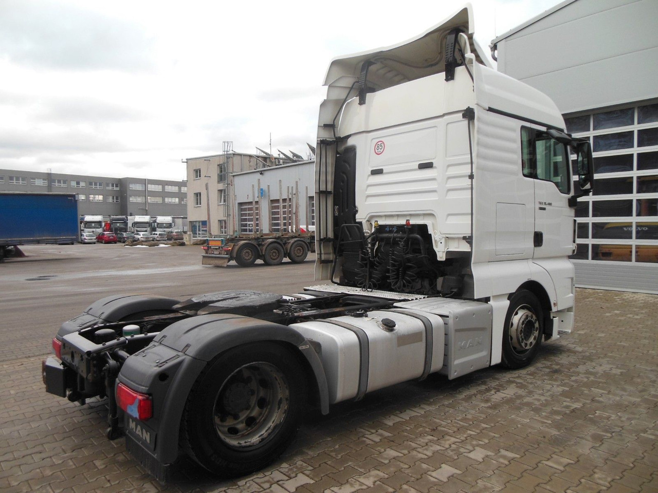 MAN TGX 18.480 LLS-U, LOWDECK + KRONE MEGA MAN TGX 18.480 LLS-U, LOWDECK - Cabeza tractora: foto 3 MAN TGX 18.480 LLS-U, LOWDECK + KRONE MEGA MAN TGX 18.480 LLS-U, LOWDECK - Cabeza tractora: foto 3