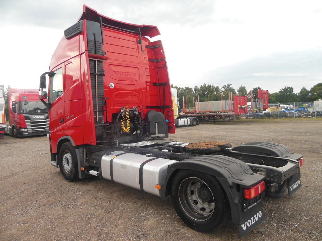 Volvo FH 13/500, LOWDECK, GLOBE XL, I PARK COOL, TOP!! Volvo FH 13/500, LOWDECK, GLOBE XL, I PARK COOL, TOP!! - Cabeza tractora: foto 4 Volvo FH 13/500, LOWDECK, GLOBE XL, I PARK COOL, TOP!! Volvo FH 13/500, LOWDECK, GLOBE XL, I PARK COOL, TOP!! - Cabeza tractora: foto 4