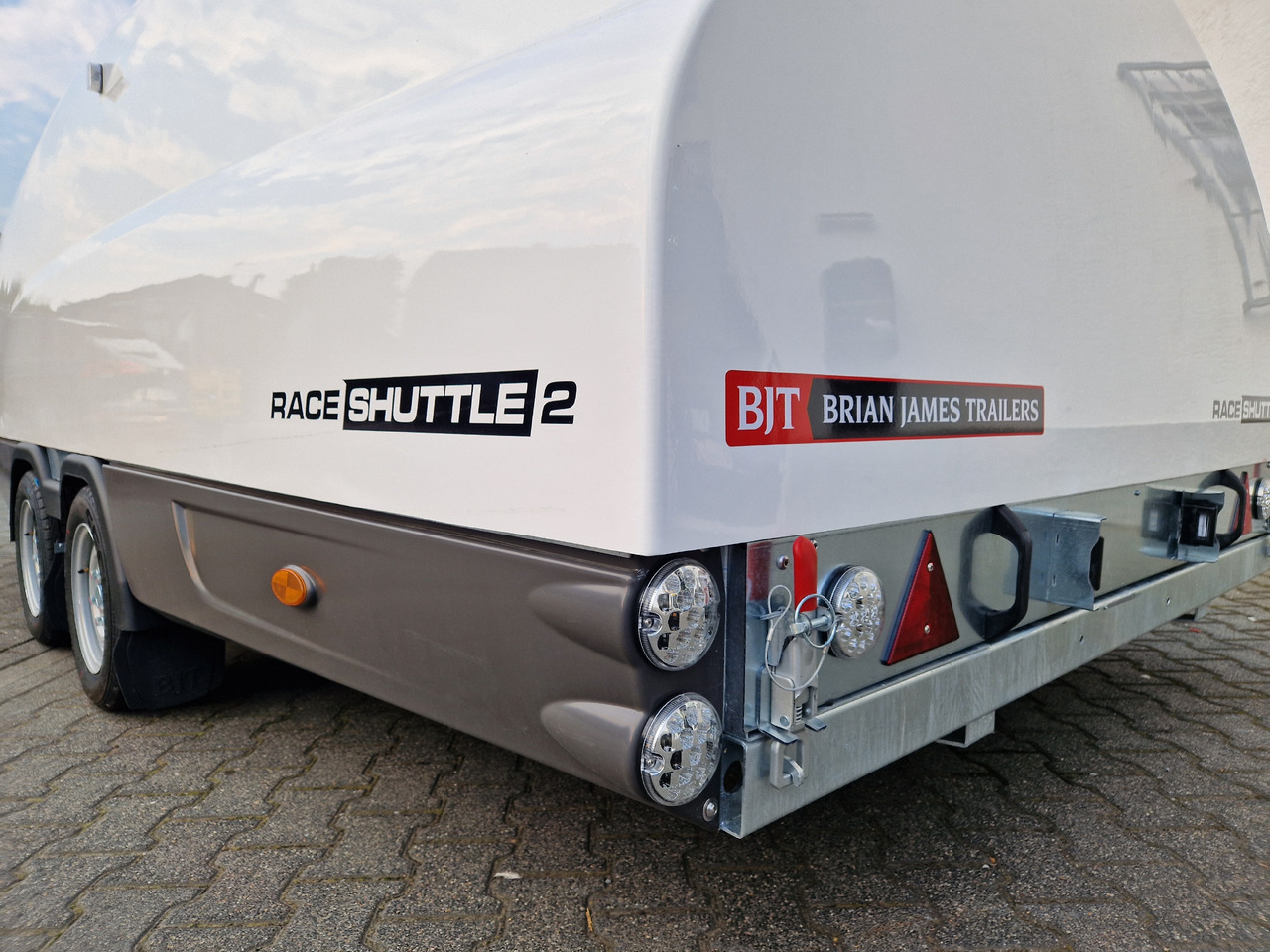 BJT Race Shuttle 2 Transporter 430x195x160cm ankippbar Winde 2600kg 100 km/H Modell 2024 - Remolque portavehículos: foto 2 BJT Race Shuttle 2 Transporter 430x195x160cm ankippbar Winde 2600kg 100 km/H Modell 2024 - Remolque portavehículos: foto 2