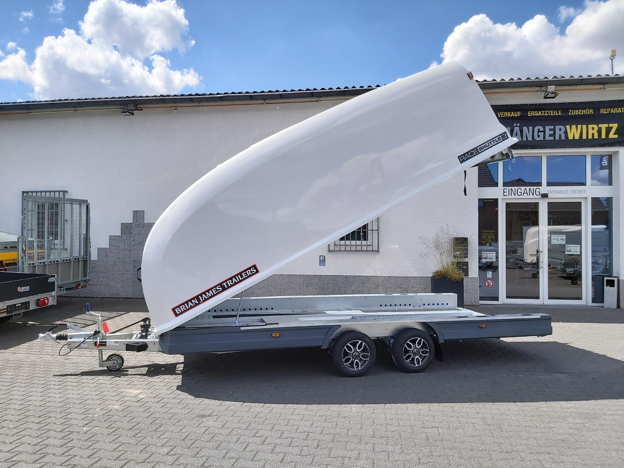 BJT Race Shuttle 3 Transporter 470x195x160cm ankippbar Alufelgen black 100km/H 3000kg - Remolque portavehículos: foto 1 BJT Race Shuttle 3 Transporter 470x195x160cm ankippbar Alufelgen black 100km/H 3000kg - Remolque portavehículos: foto 1