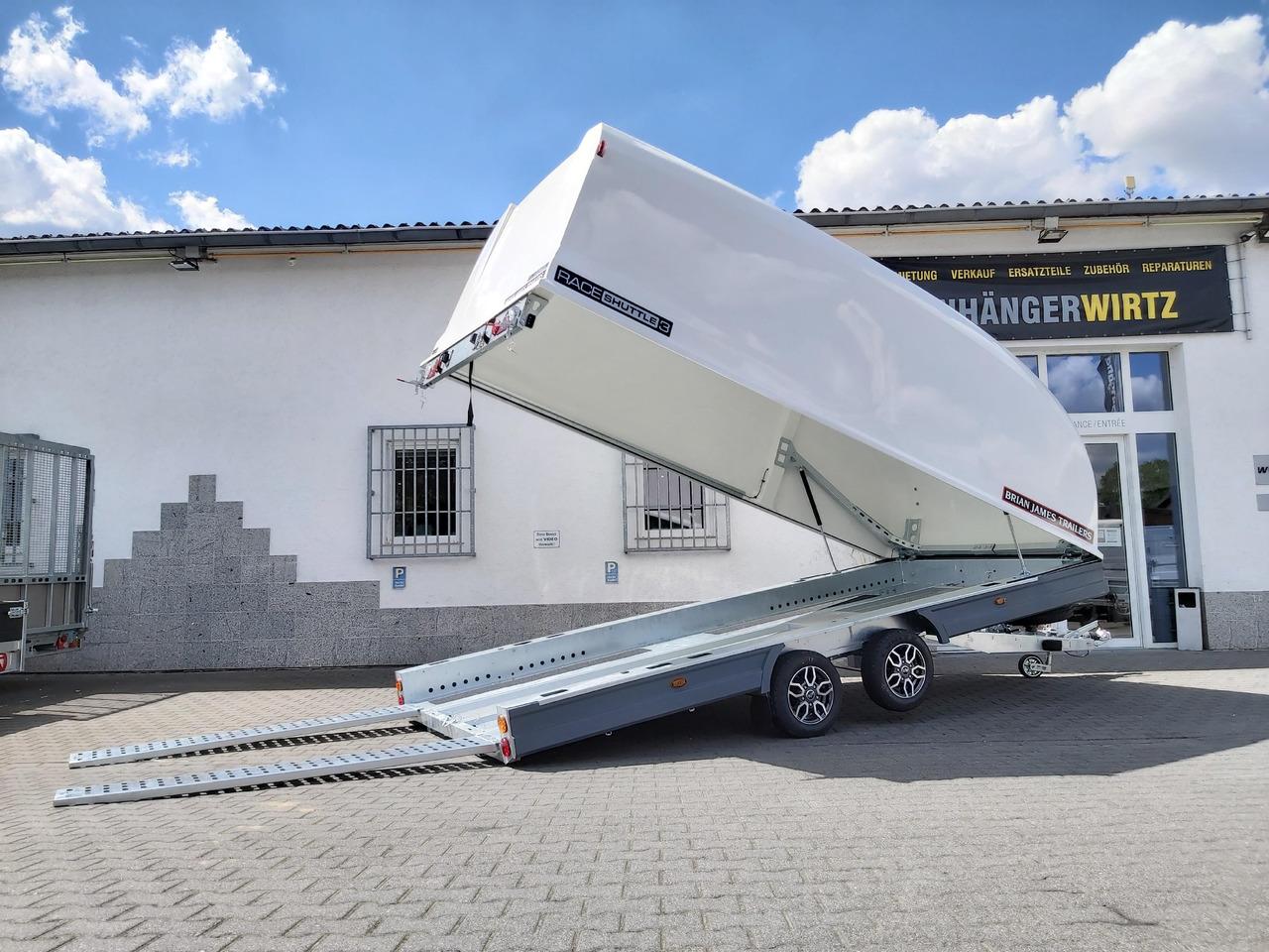 BJT Race Shuttle 3 Transporter 470x195x160cm ankippbar Alufelgen black 100km/H 3000kg - Remolque portavehículos: foto 5 BJT Race Shuttle 3 Transporter 470x195x160cm ankippbar Alufelgen black 100km/H 3000kg - Remolque portavehículos: foto 5
