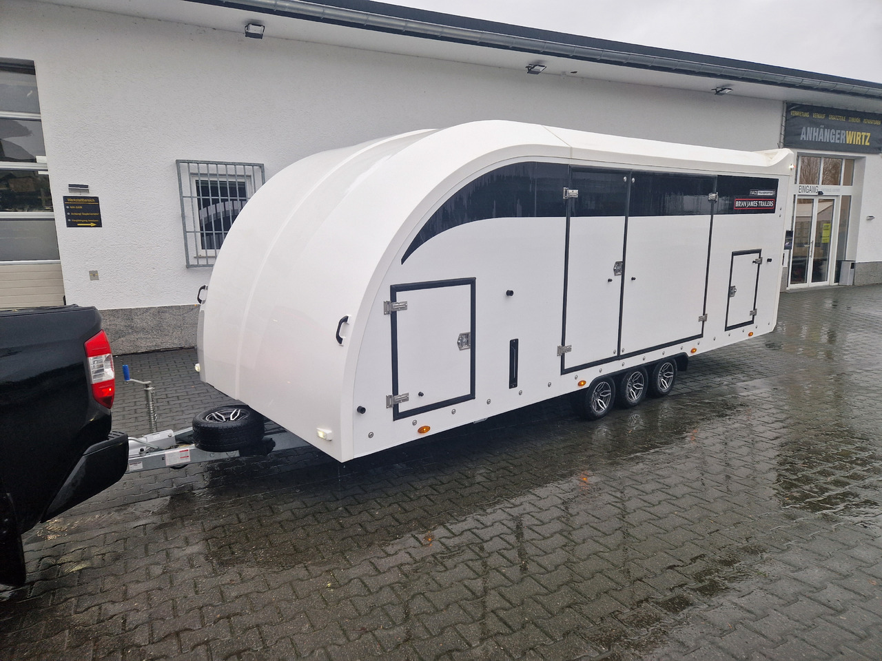 BJT Race Transporter 6 396-2040 600x235x189cm weiß Lichtpaket Alufelgen darkline 10" 3500kg 22 - Remolque portavehículos: foto 1 BJT Race Transporter 6 396-2040 600x235x189cm weiß Lichtpaket Alufelgen darkline 10" 3500kg 22 - Remolque portavehículos: foto 1