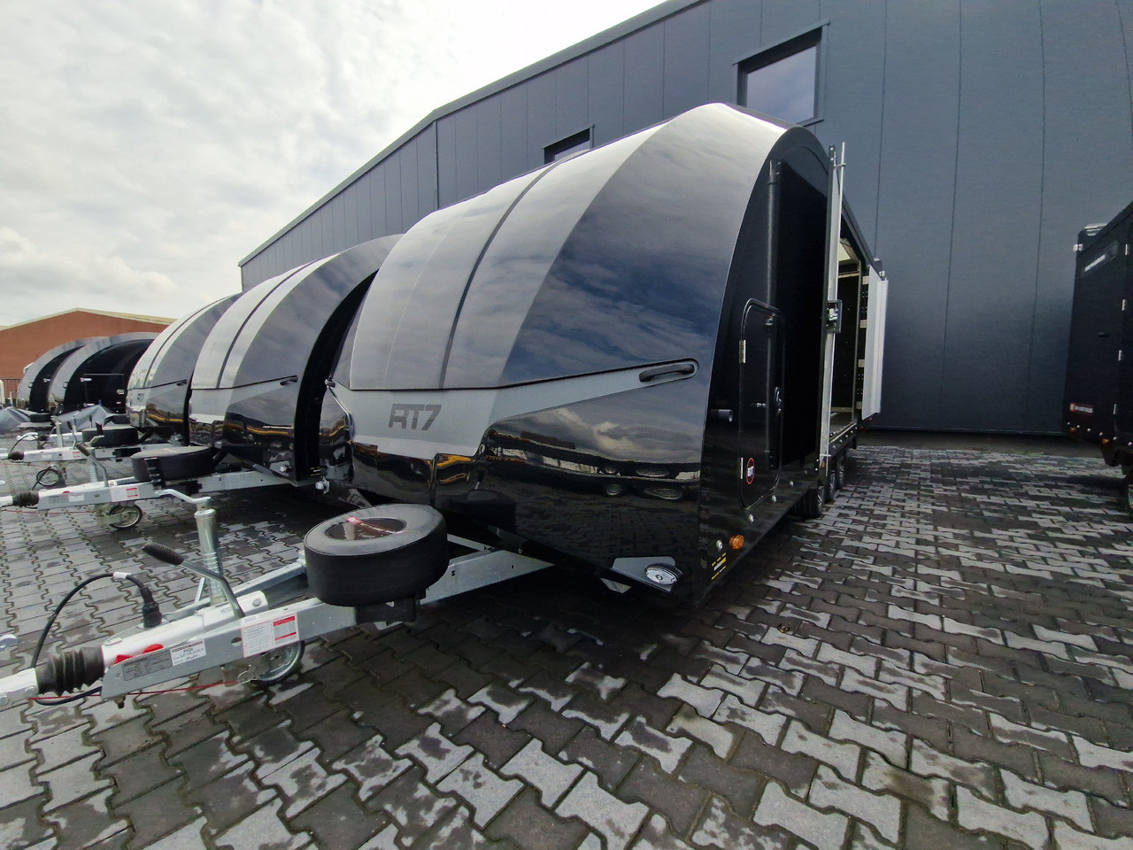 BJT Race Transporter 7 397-6023-35-3-10-B 600x228cm Premium Stauraum Kamera RR 230V Tridem 3500kg - Remolque portavehículos: foto 4 BJT Race Transporter 7 397-6023-35-3-10-B 600x228cm Premium Stauraum Kamera RR 230V Tridem 3500kg - Remolque portavehículos: foto 4