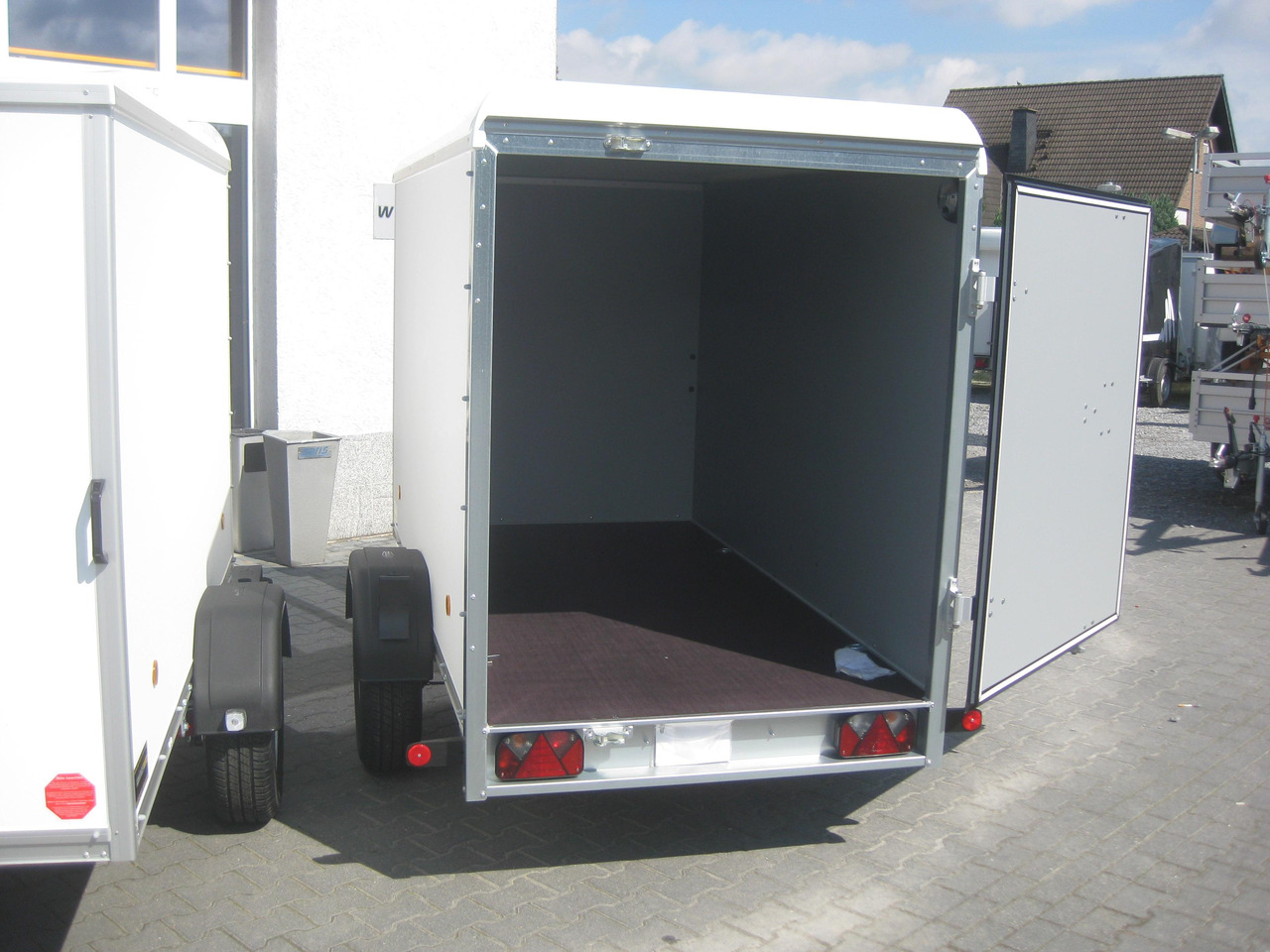 Remolque caja cerrada Böckmann Koffer KT 2513/135 251x130x152cm weiß (S) 1350kg AKTION Modell 23: foto 6
