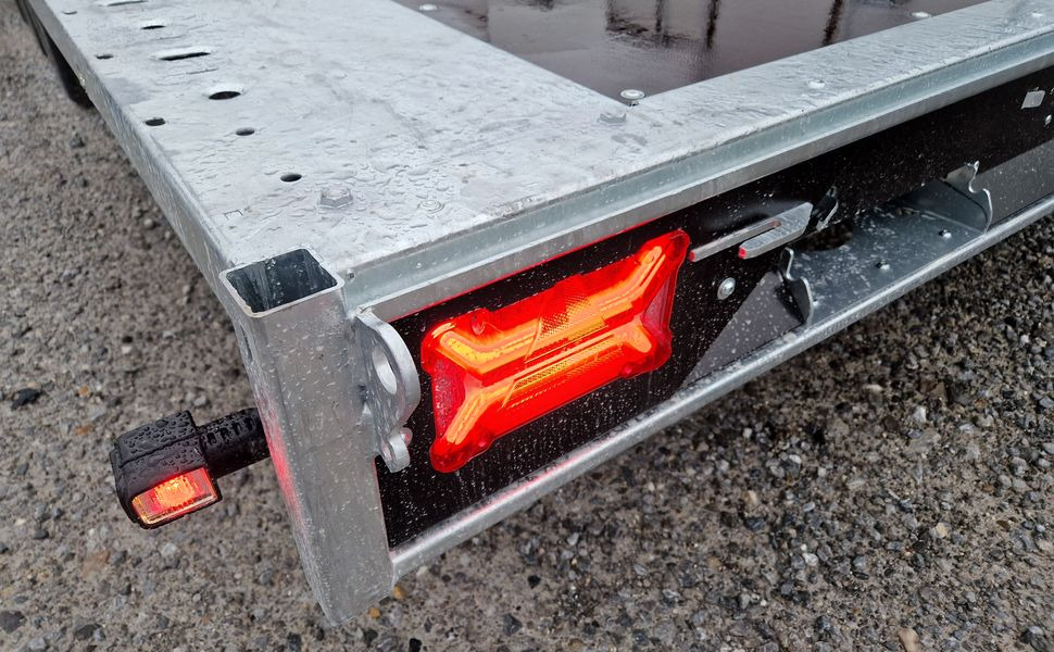 Brian James Trailer Connect 310x188cm black plattform Tandem 10" Alufelgen 3000kg - Remolque caja abierta: foto 1 Brian James Trailer Connect 310x188cm black plattform Tandem 10" Alufelgen 3000kg - Remolque caja abierta: foto 1