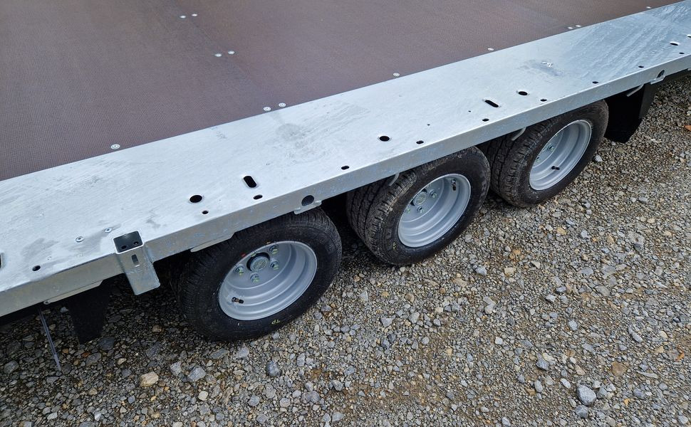 Brian James Trailer Connect 500x210cm plattform blackline Tridem 10" (XXL) 3500kg - Remolque caja abierta: foto 1 Brian James Trailer Connect 500x210cm plattform blackline Tridem 10" (XXL) 3500kg - Remolque caja abierta: foto 1
