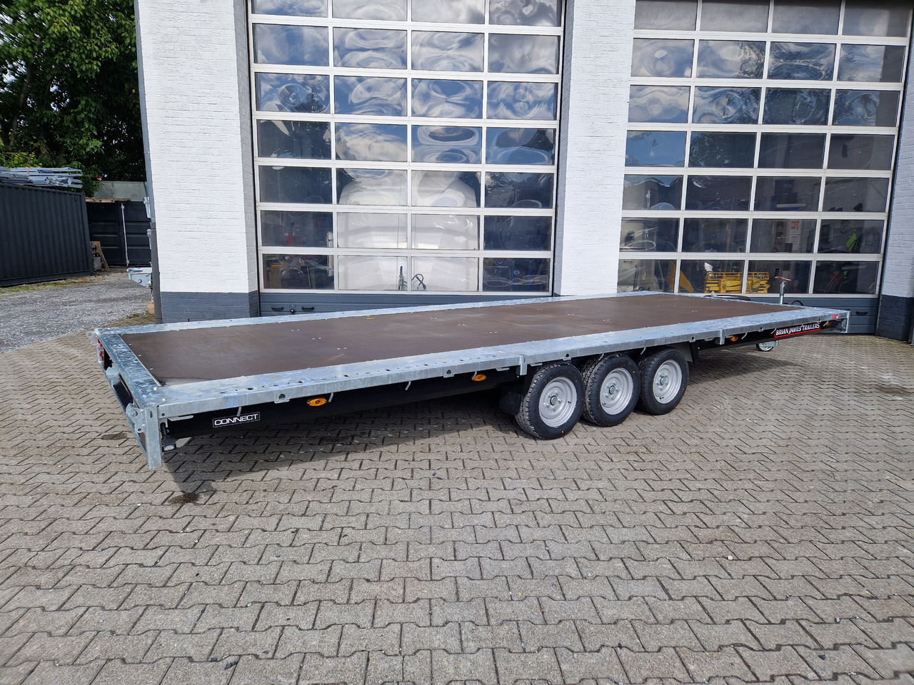 Brian James Trailer Connect 600x243cm plattform blackline Tridem 12" 3500kg - Remolque caja abierta: foto 4 Brian James Trailer Connect 600x243cm plattform blackline Tridem 12" 3500kg - Remolque caja abierta: foto 4