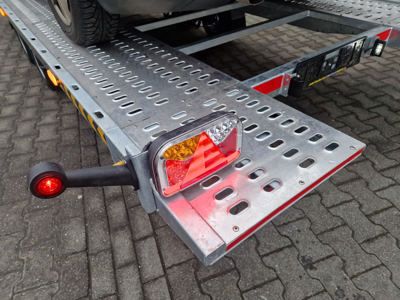 Cartrailer Expert 2745 easyload black 450x216cm ankippbar Winde Reserverad 10" 100km/H 2700kg - Remolque portavehículos: foto 5 Cartrailer Expert 2745 easyload black 450x216cm ankippbar Winde Reserverad 10" 100km/H 2700kg - Remolque portavehículos: foto 5