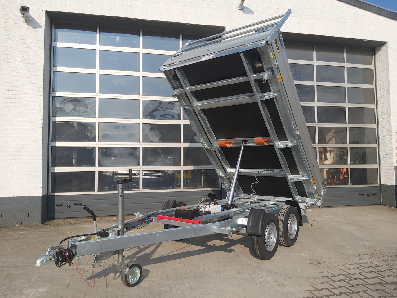 Cheval Liberte Debon Kipper PW 2.4 Basic Elektro 305x180x35cm 2600kg Modell 2024 - Remolque volquete: foto 1 Cheval Liberte Debon Kipper PW 2.4 Basic Elektro 305x180x35cm 2600kg Modell 2024 - Remolque volquete: foto 1