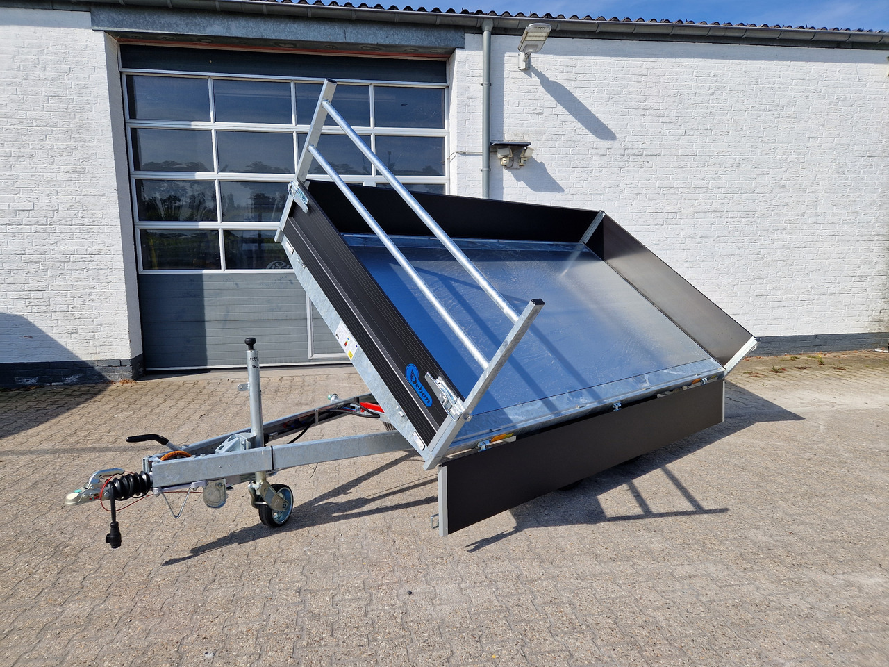 Cheval Liberte Kipper PW 3.3 35 black 330x180x35cm Elektro 3500kg Modell 09.2024 - Remolque volquete: foto 2 Cheval Liberte Kipper PW 3.3 35 black 330x180x35cm Elektro 3500kg Modell 09.2024 - Remolque volquete: foto 2